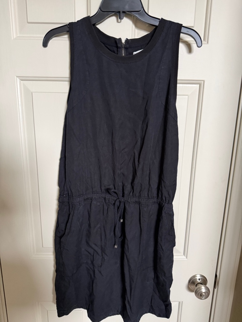 Lou & Grey Black Sleeveless Drawstring Dress